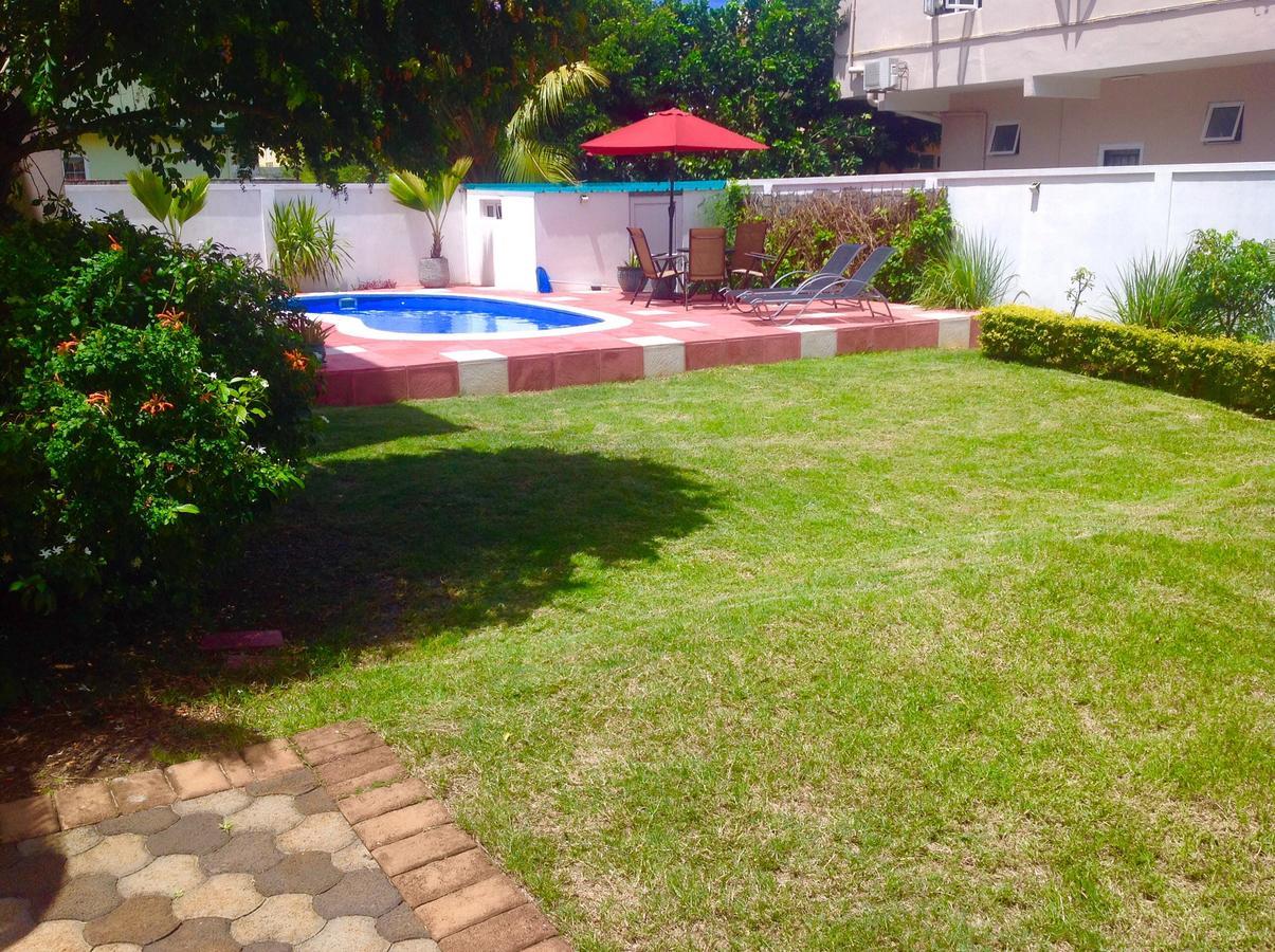 Cardamon Villa Is A 2 Bedroom With 1 Bathroom And Seperate Toilet Detached House With Ac And Swimming Pool , 5 Minutes Walk From Flic En Flac Public Beach Exterior foto