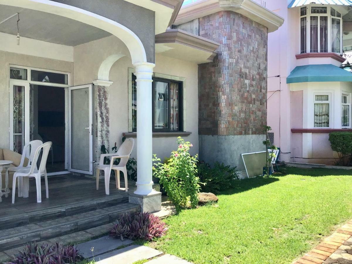 Cardamon Villa Is A 2 Bedroom With 1 Bathroom And Seperate Toilet Detached House With Ac And Swimming Pool , 5 Minutes Walk From Flic En Flac Public Beach Exterior foto