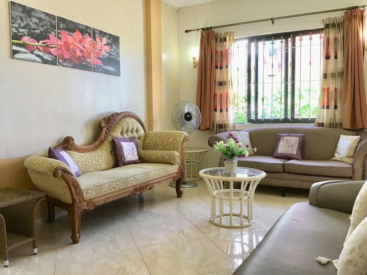 Cardamon Villa Is A 2 Bedroom With 1 Bathroom And Seperate Toilet Detached House With Ac And Swimming Pool , 5 Minutes Walk From Flic En Flac Public Beach Exterior foto